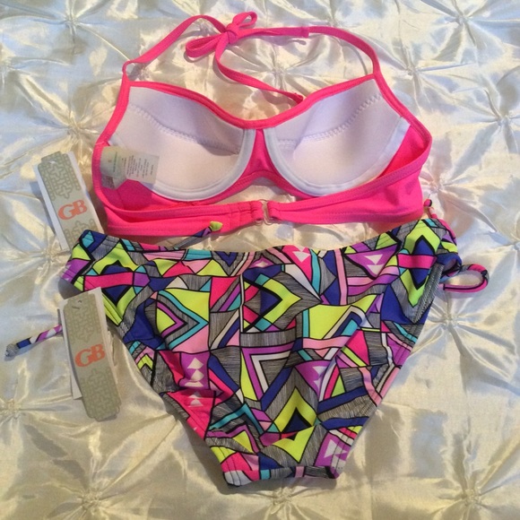 New Gianni Bini Geo Frenzy Pink Bikini - Picture 2 of 2