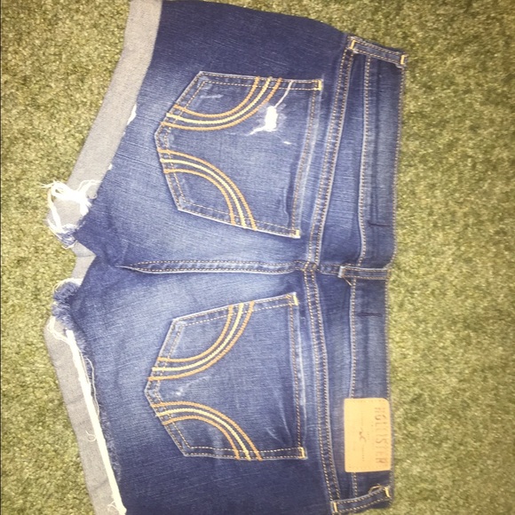 HOLLISTER JEAN SHORTS