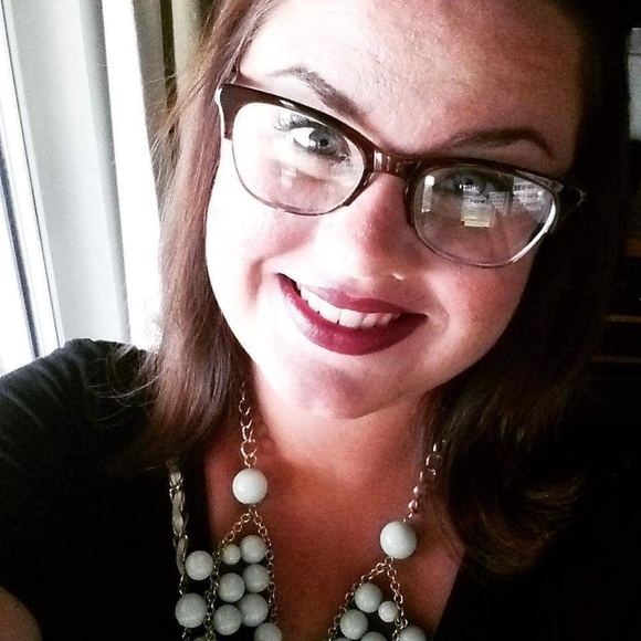 Meet your Posher, Felicia - Picture 1 of 1