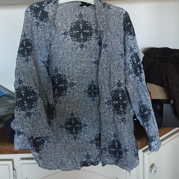 H&M button down shirt