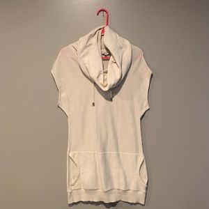 Cache Turtle Neck Tee