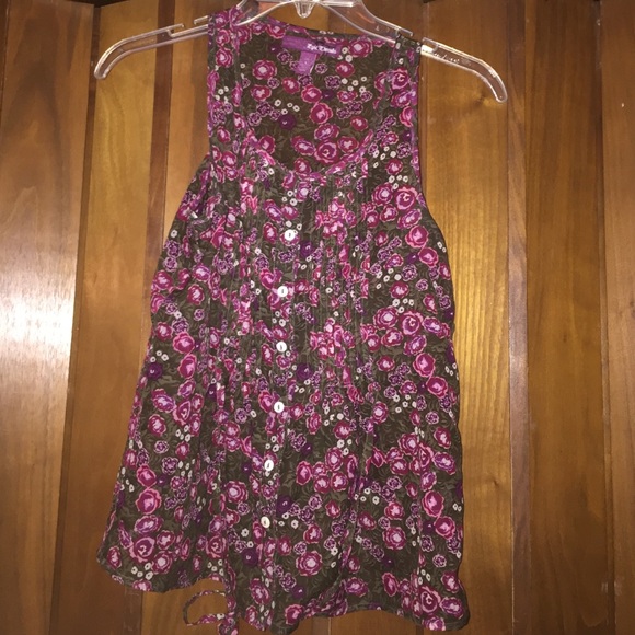 Green blouse with pink roses