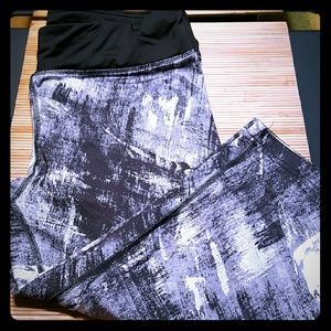 DANSKIN  CAPRI Workout leggins