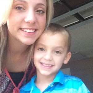 Meet your Posher, Hali