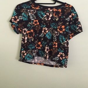 Summery floral crop top, very cute and new
