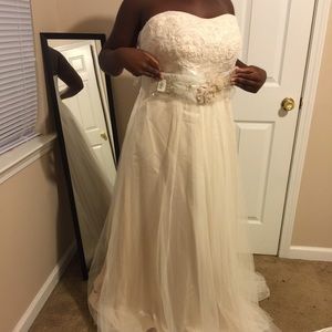 David's Bridal Wedding gown. Never worn.