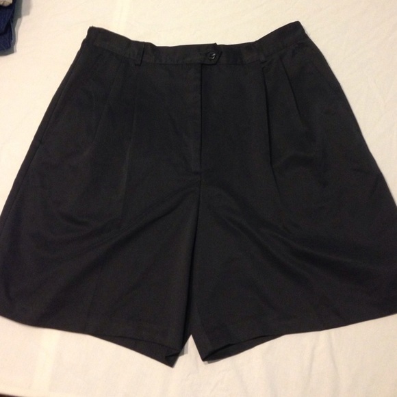 Size 12 Izod dress shorts