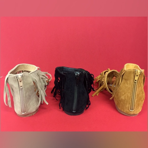 NEW Fringe Sandals - Picture 3 of 3