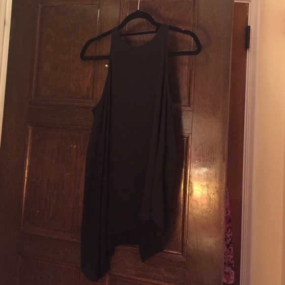 Black A Symmetrical Tank