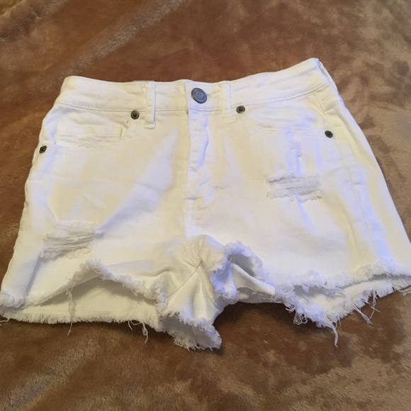 white Aeropostale shorts