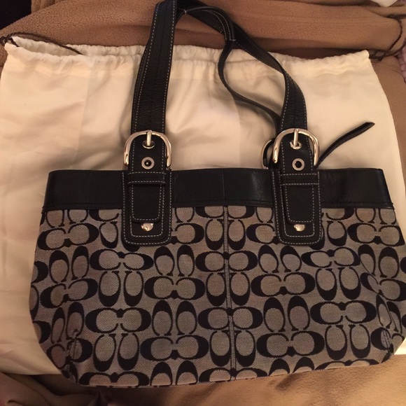 💵⬇⬇️Signature Coach Satchel