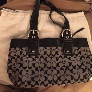 💵⬇⬇️Signature Coach Satchel
