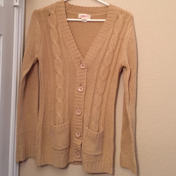Sweater/cardigan