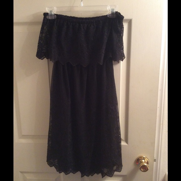 Express Dresses & Skirts - NWOT Express strapless dress