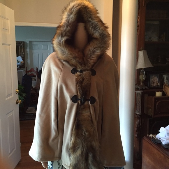 FINAL 💰 DROP NWOT Chicwish heavy coverup. Size M.