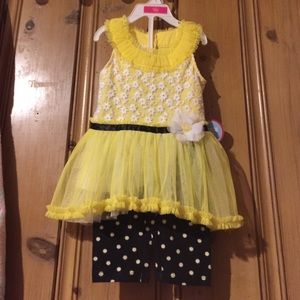 Brand new 2 piece set.