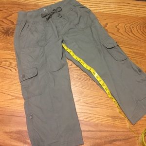 Mint condition Calvin Klein capris size med