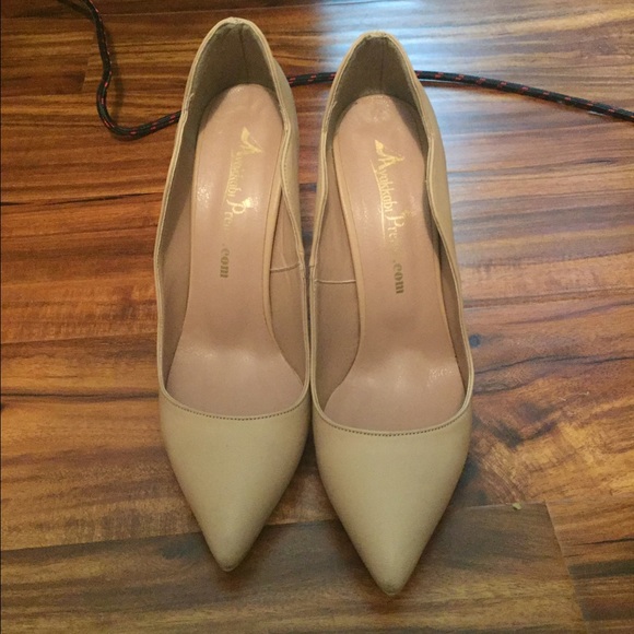 Shoes - Picture 2 of 3