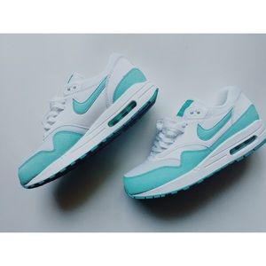 Nike Women's Air Max 1