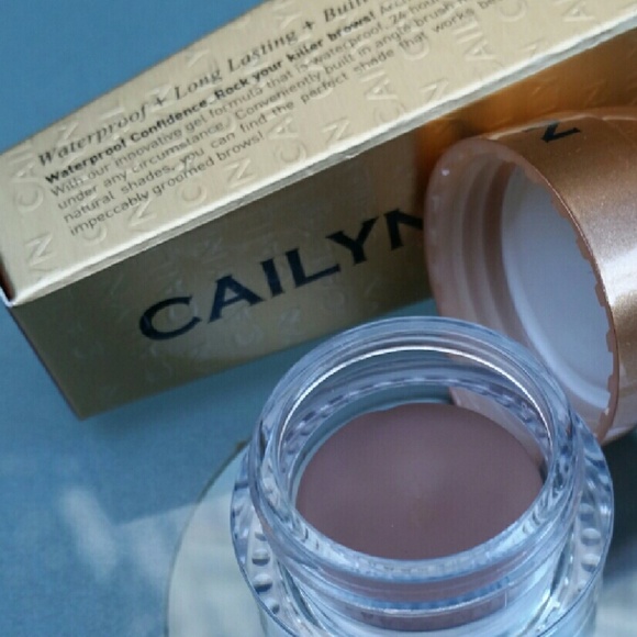 NWT Cailyn Brow Filler with Brush - Picture 2 of 4