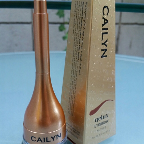 NWT Cailyn Brow Filler with Brush - Picture 3 of 4