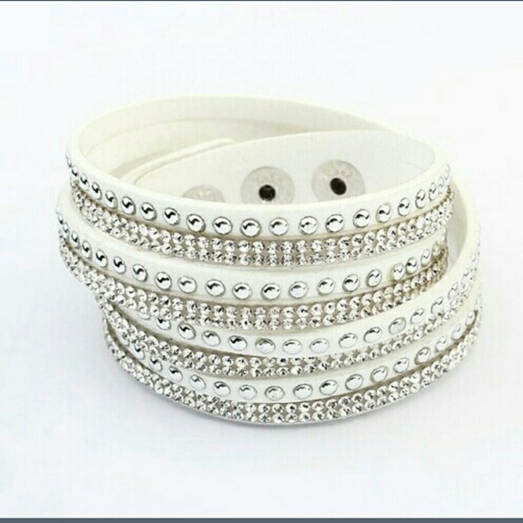 🍒JUST IN🍒 White Rhinestone Bracelet
