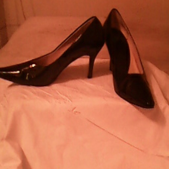 Patent Leather Pumps - Picture 2 of 4