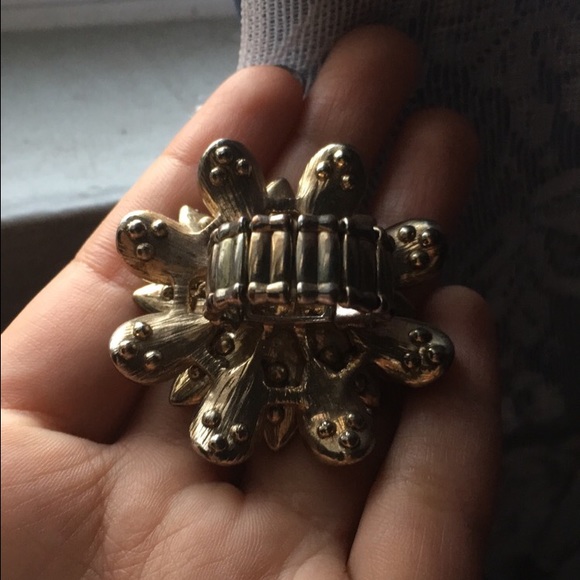 Flower ring - Picture 4 of 4