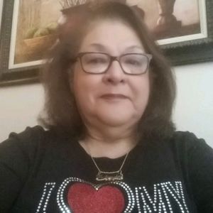 Meet your Posher, Yolanda