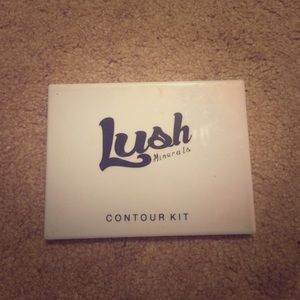 Lush Minerals Contour Kit