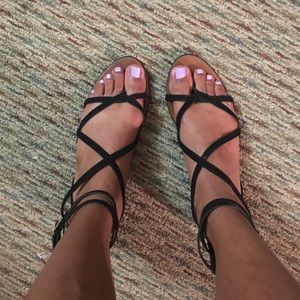 Black loft sandals