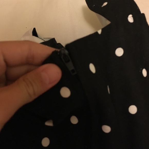 Black-and-white polkadot dress - Picture 3 of 4