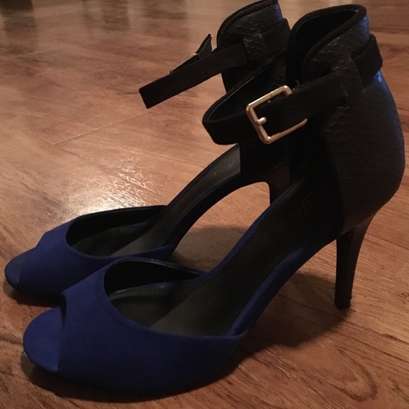 Candie's Blue and black heels!