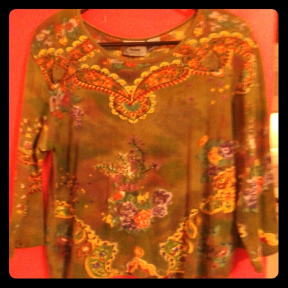 A Princess of a Blouse !! - Picture 1 of 3