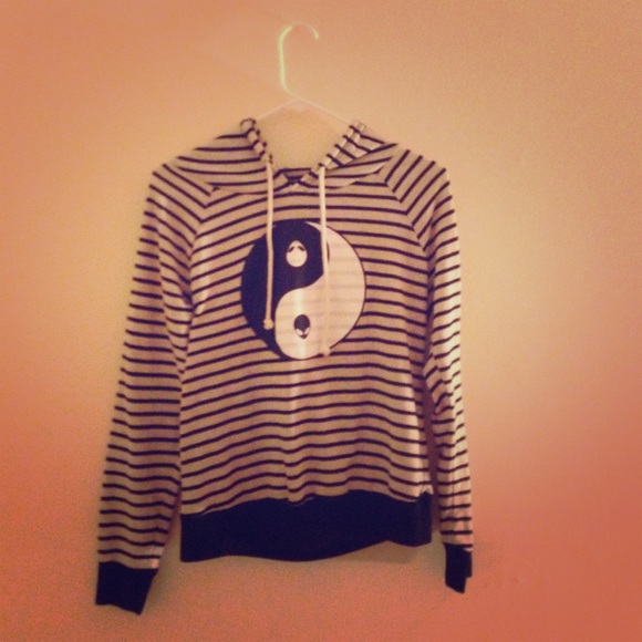 RyanYingYang BlackCRM Strip PO. Has been worn once