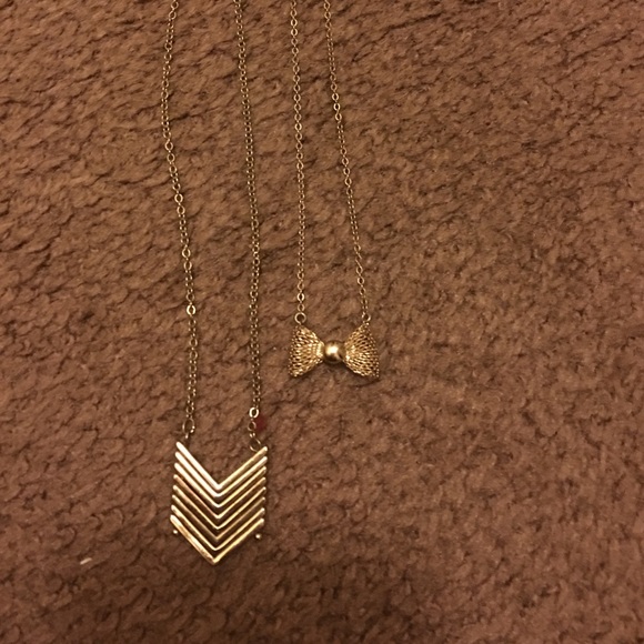 Cute arrow and bow necklaces