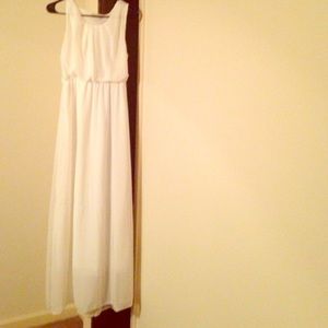 White maxi dress