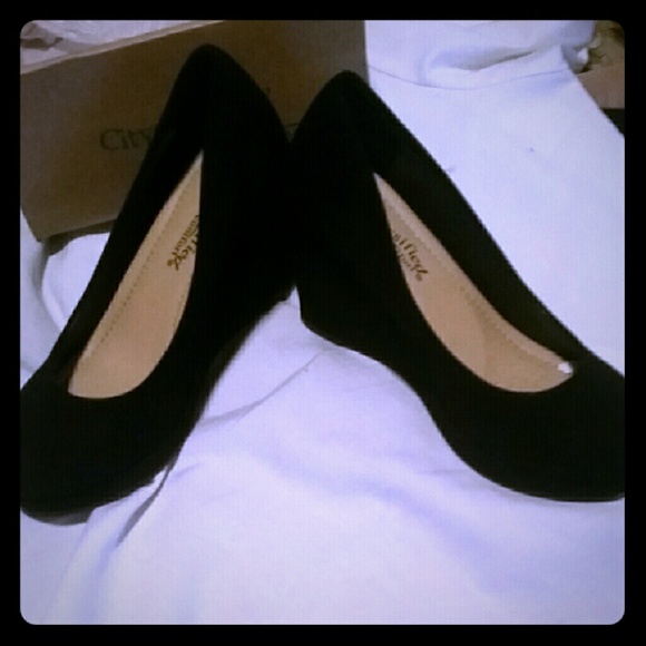 Black gorgeous like new wedges