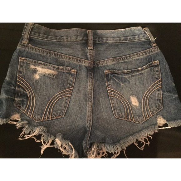 SOLD Ⓜ️ High waisted shorts - Picture 2 of 4