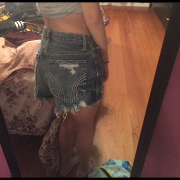 SOLD Ⓜ️ High waisted shorts - Picture 3 of 4