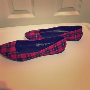 Plaid pointed toe flats size 6