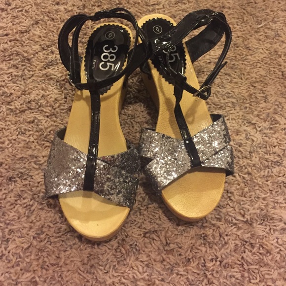 Black wedges size 6