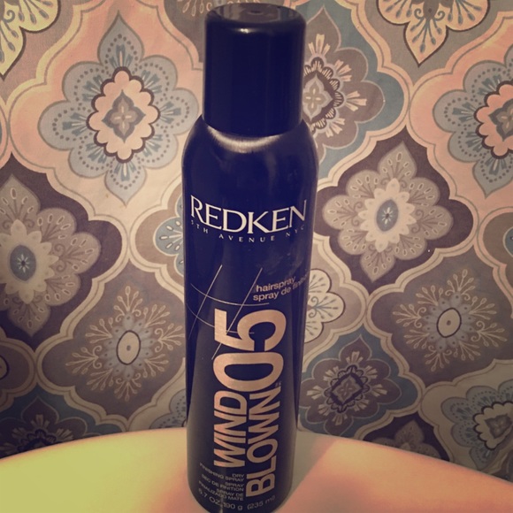 REDKEN Wind Blown 05 Dry Finishing Spray. NEW