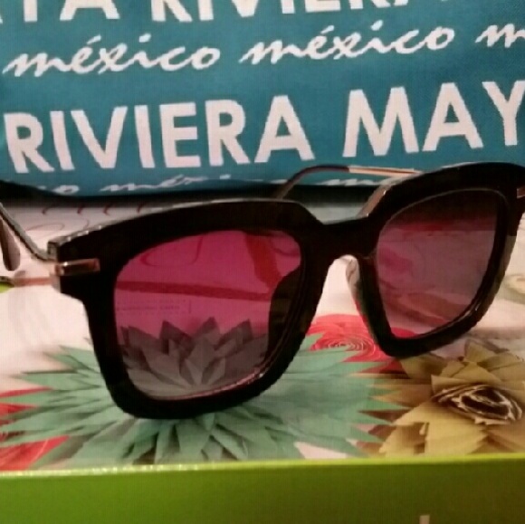 SOLD!       NWOT Fabulous glasses