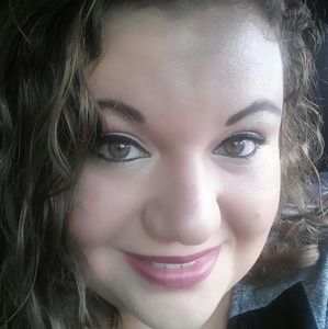 Meet your Posher, Karissa