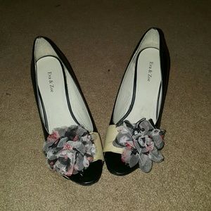 Super cute heel 💜Host Pickz💜