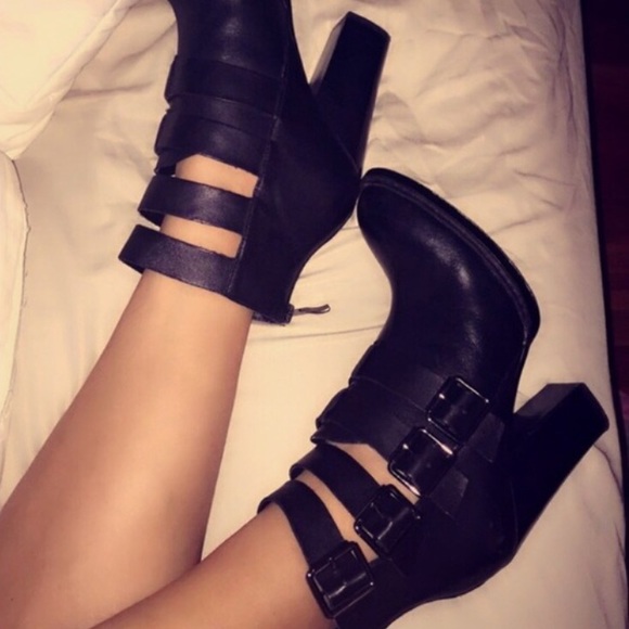 Chinese Laundry Gadget Heels