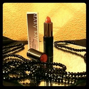 Mary Kay cream lipstick Toffee/Carmel