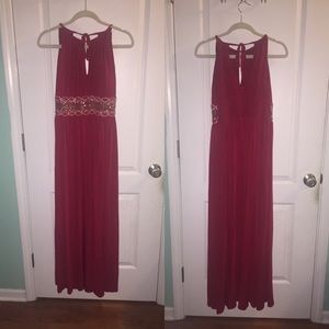 R&M Richards Sleeveless Keyhole Dress