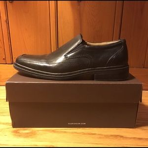 Black Florsheim dress shoes